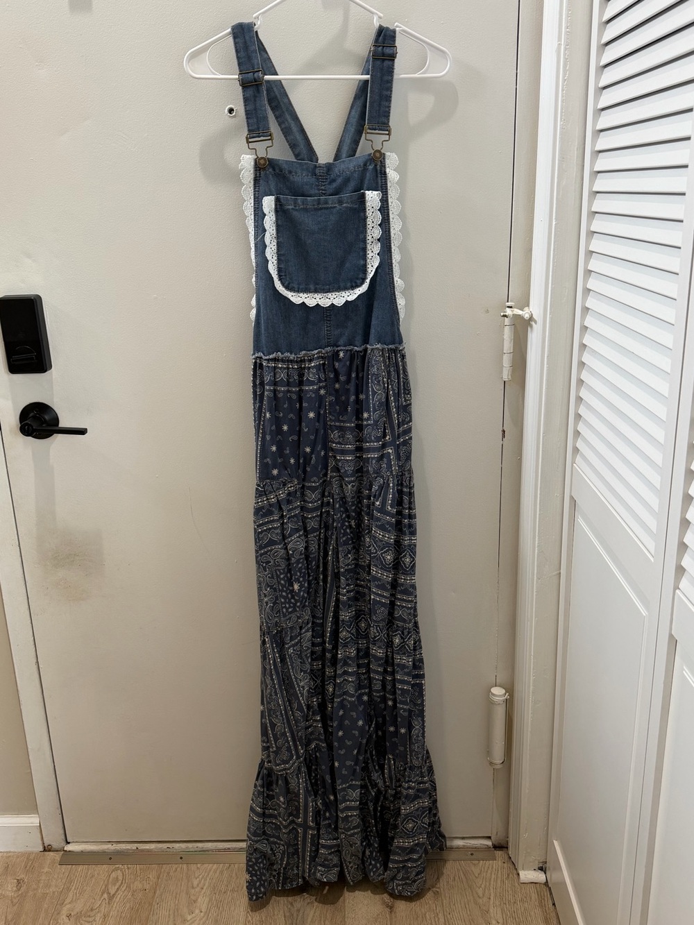 SHEIN Overall Lace Trim Hankercheif Legs